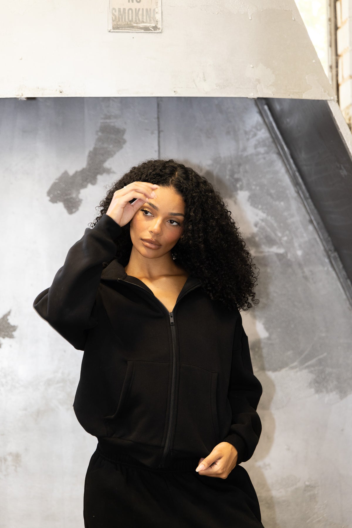 'Central' Zip Up - Black