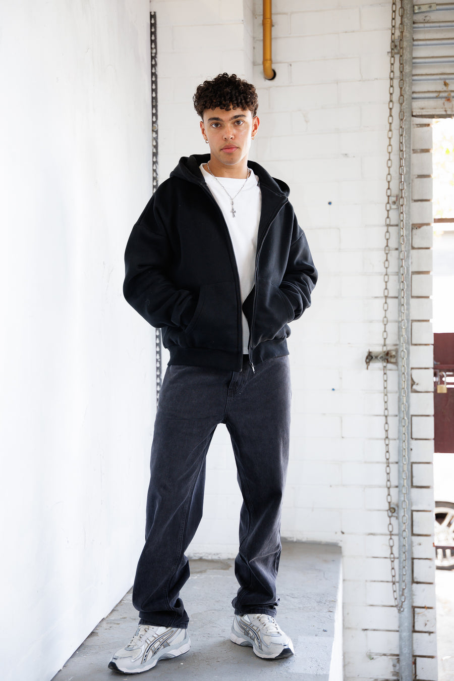 'Central' Zip Up - Black