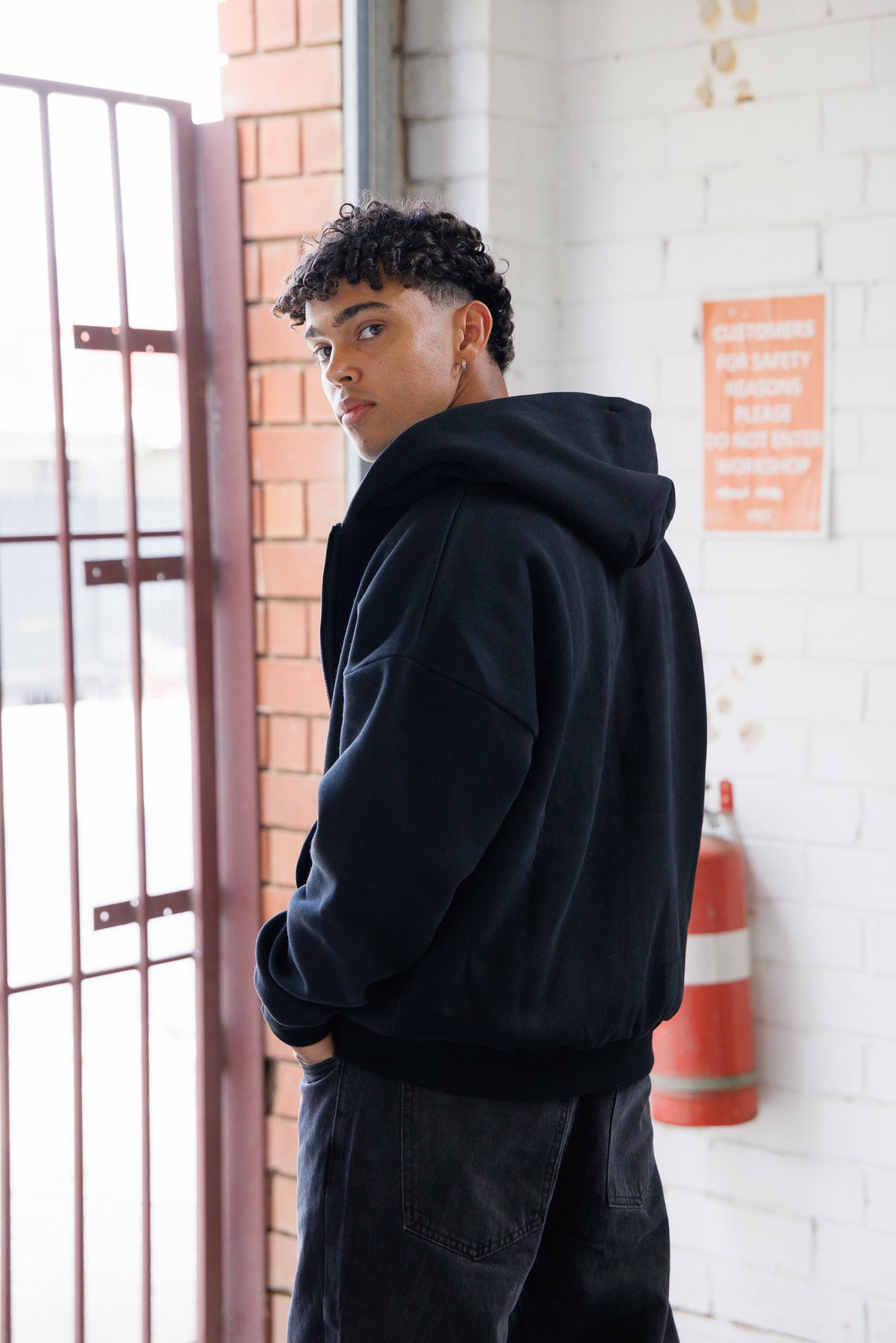 'Central' Zip Up - Black