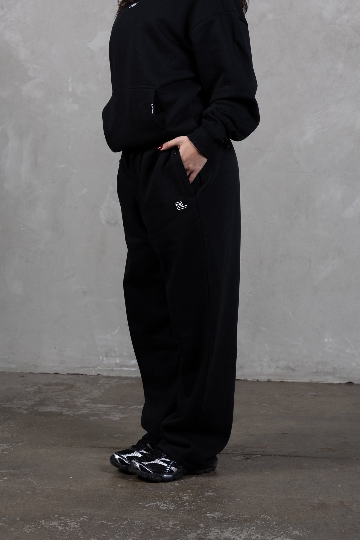 'District' Sweatpants - Black