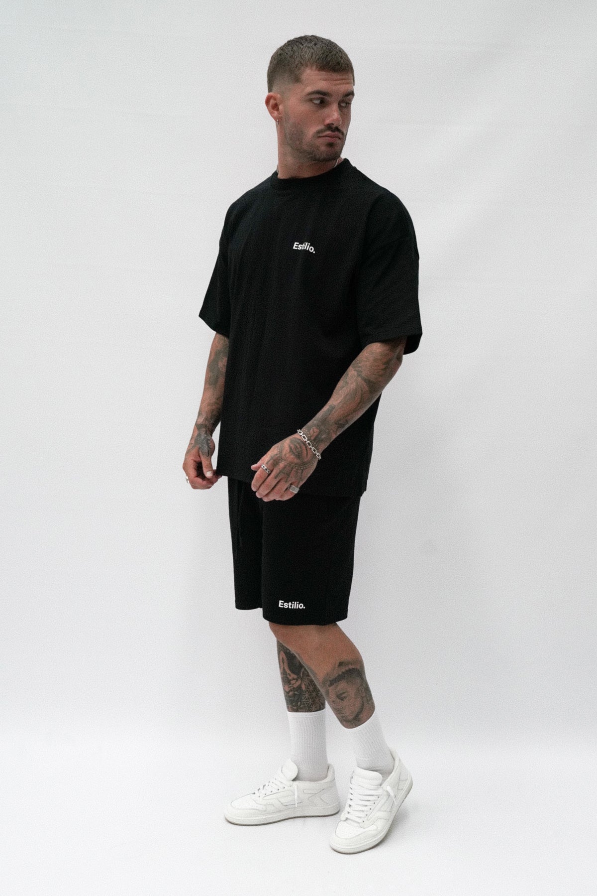 Essence Shorts - Black